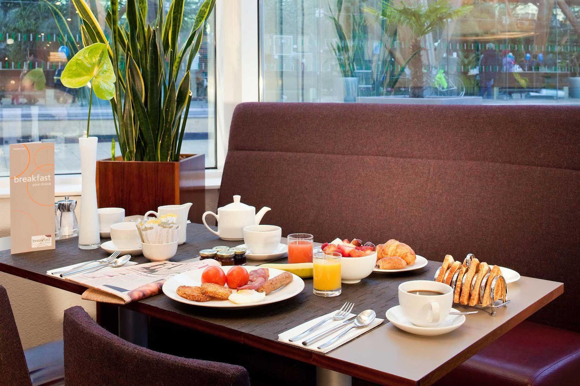 Отель Novotel Centre 4*